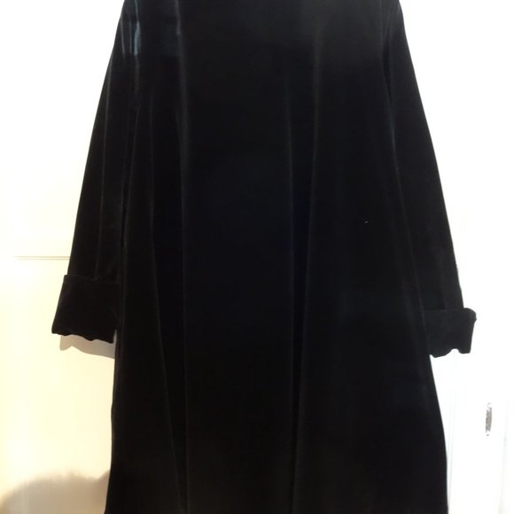 Ethel Pear for One Up Black Velvet coat size 14W - Picture 4 of 10